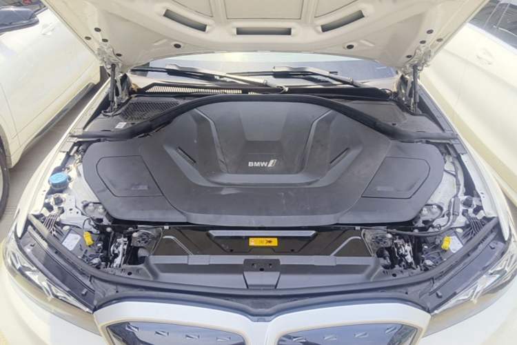 Used BMW i3 2022 eDrive 35 L Engine Bay