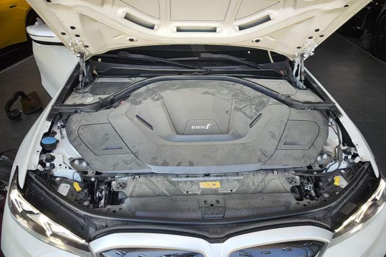 Used BMW i3 2022 eDrive 35 L Engine Bay