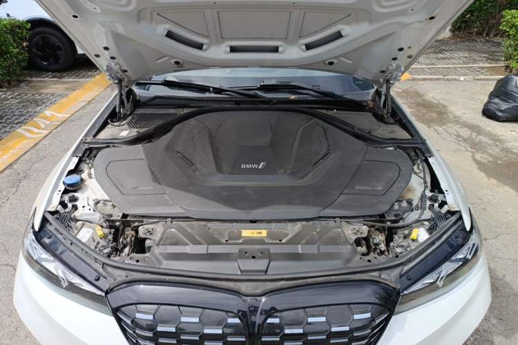 Used BMW i3 2022 eDrive 35 L Engine Bay