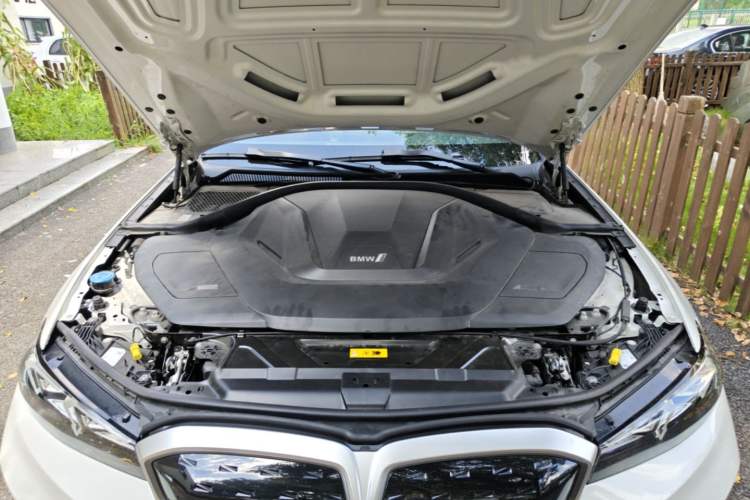 Used BMW i3 2022 eDrive 35 L Engine Bay