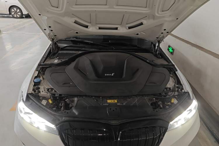 Used BMW i3 2022 eDrive 35 L Engine Bay