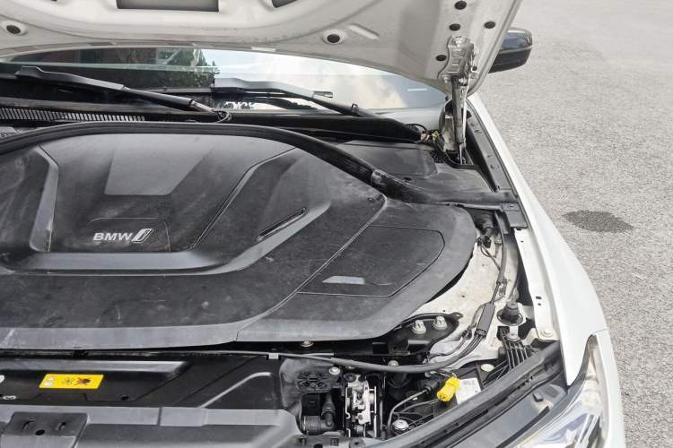Used BMW i3 2022 eDrive 35 L Engine Bay Left