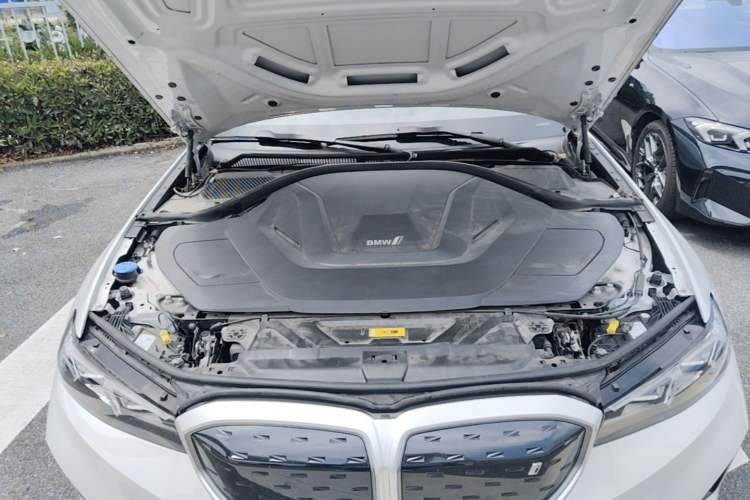 Used BMW i3 2022 eDrive 35 L Engine Bay
