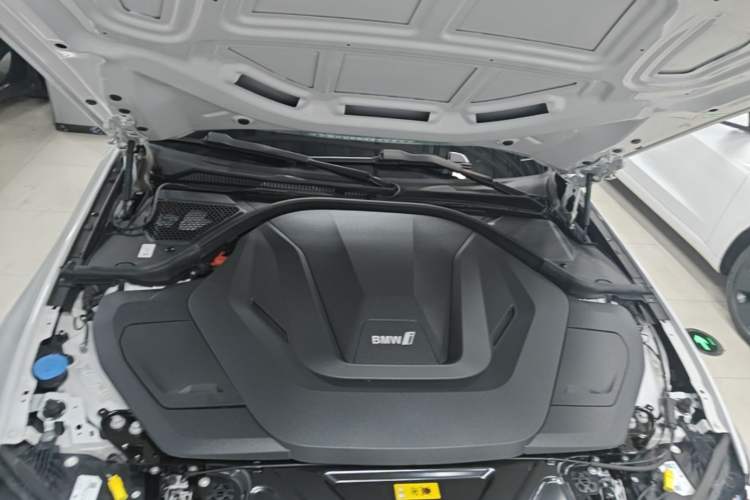 Used BMW i3 2022 eDrive 35 L Engine Bay