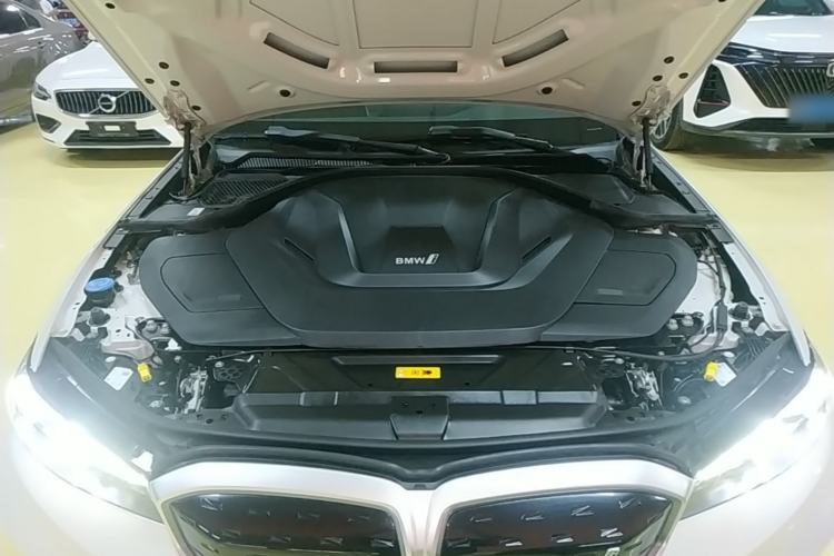 Used BMW i3 2022 eDrive 35 L Engine Bay