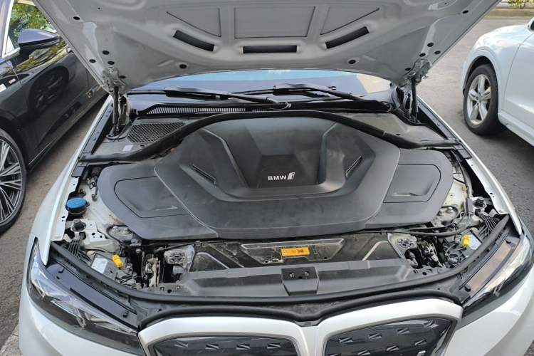 Used BMW i3 2022 eDrive 35 L Engine Bay