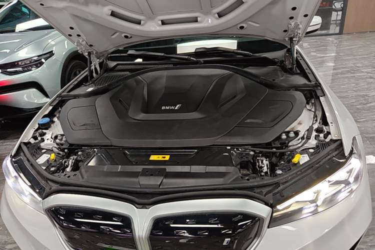Used BMW i3 2022 eDrive 35 L Engine Bay