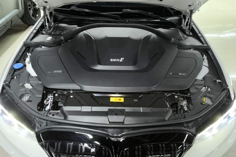 Used BMW i3 2022 eDrive 35 L Engine Bay
