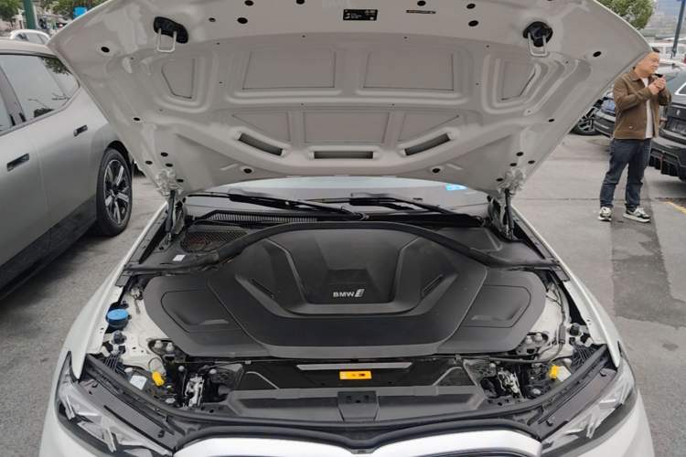 Used BMW i3 2022 eDrive 35 L Engine Bay