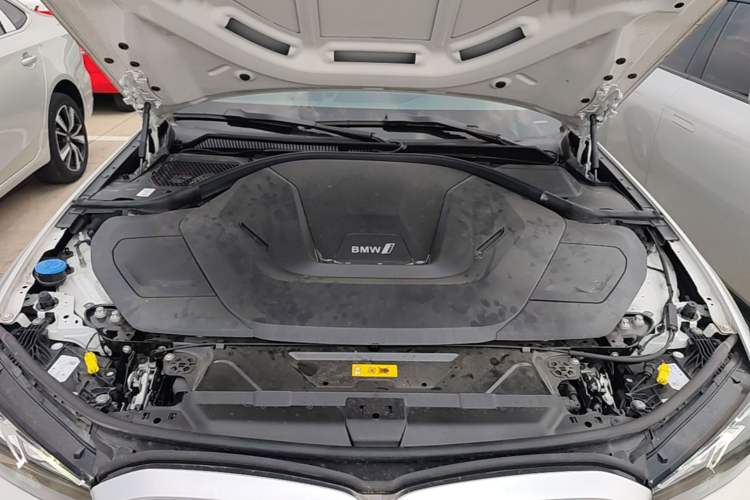 Used BMW i3 2022 eDrive 35 L Engine Bay