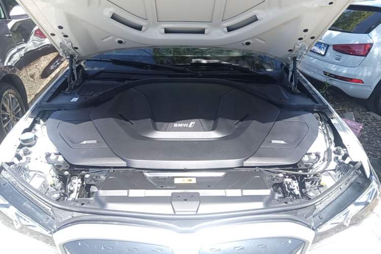 Used BMW i3 2022 eDrive 35 L Engine Bay