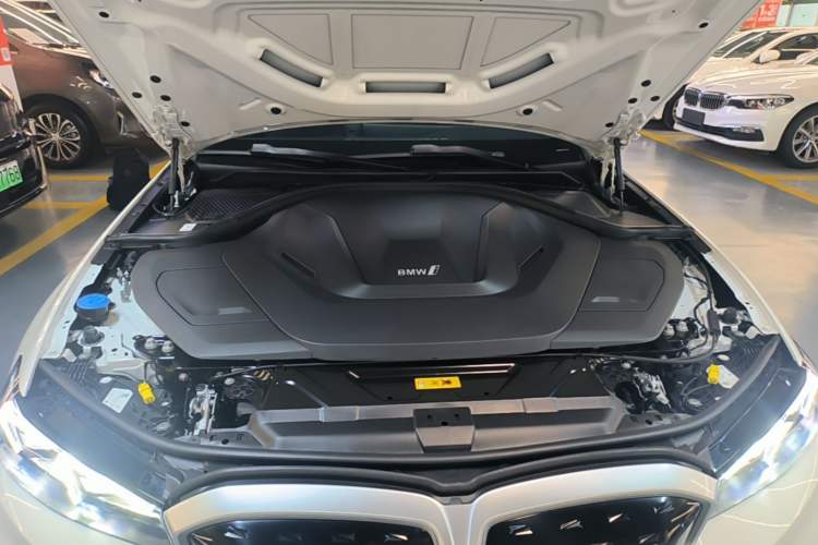 Used BMW i3 2022 eDrive 35 L Engine Bay