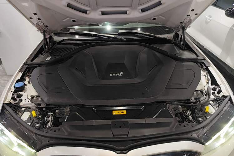 Used BMW i3 2022 eDrive 35 L Engine Bay