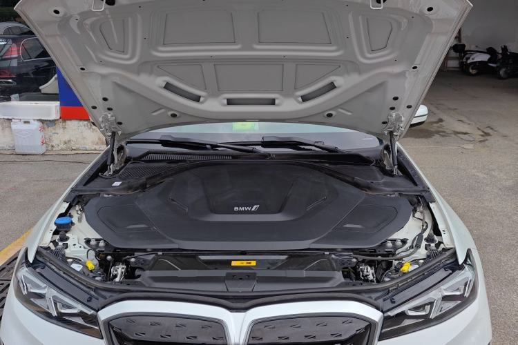 Used BMW i3 2022 eDrive 35 L Engine Bay