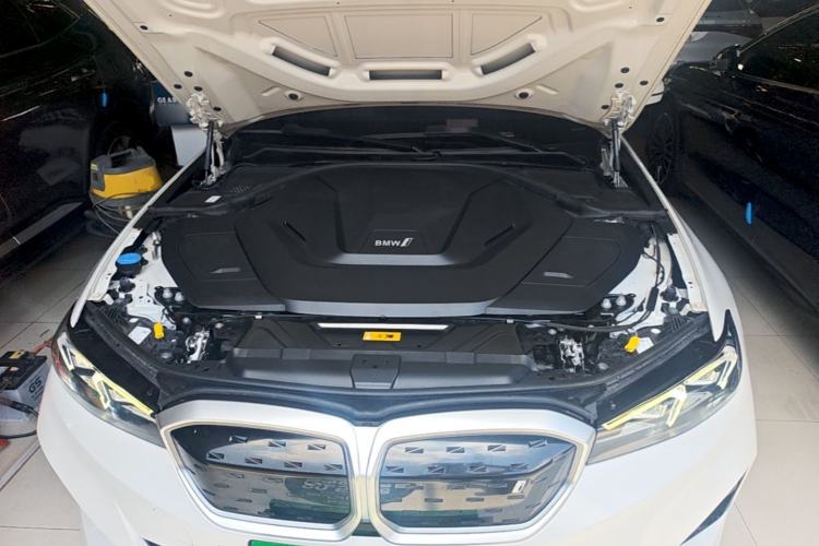 Used BMW i3 2022 eDrive 35 L Engine Bay
