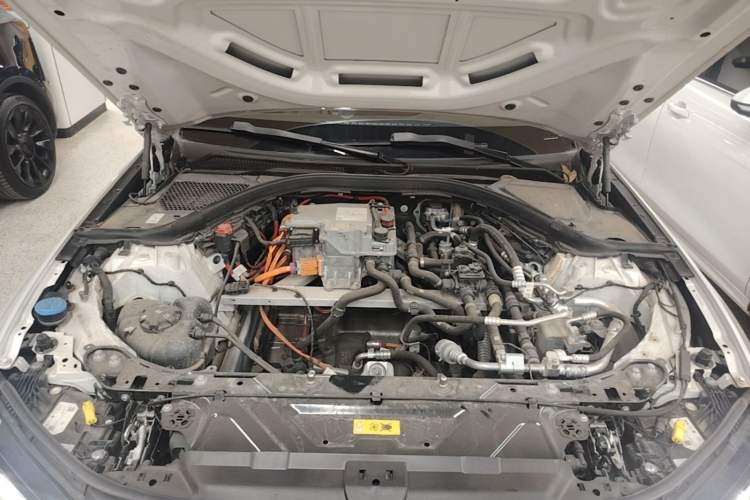 Used BMW i3 2022 eDrive 35 L Engine Bay