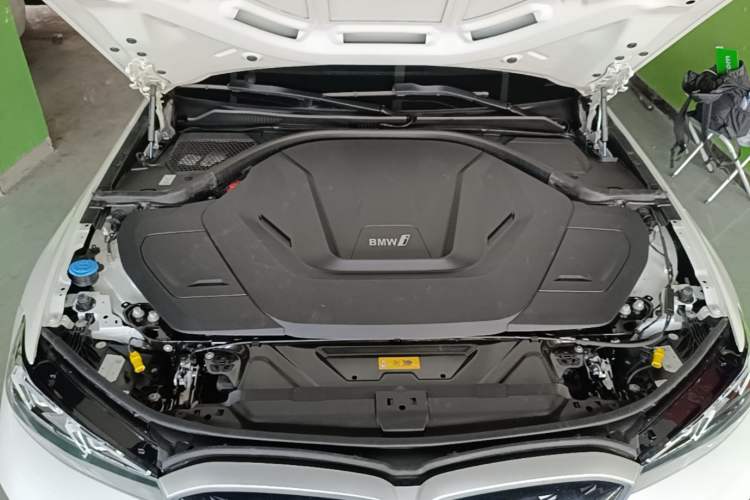 Used BMW i3 2022 eDrive 35 L Engine Bay