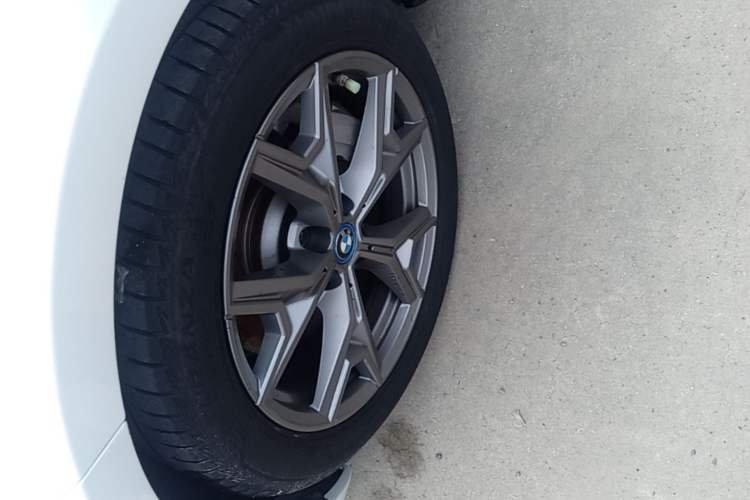 Used BMW i3 2022 eDrive 35 L Exterior 4