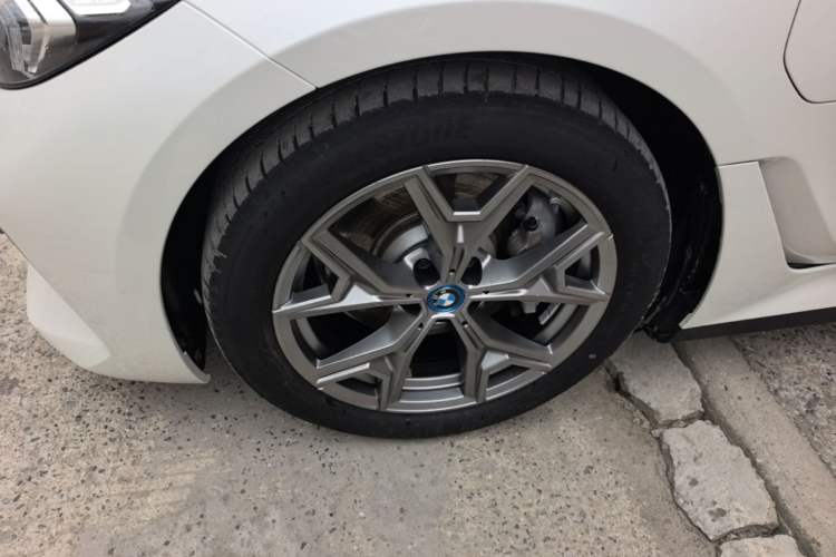 Used BMW i3 2022 eDrive 35 L Exterior 4