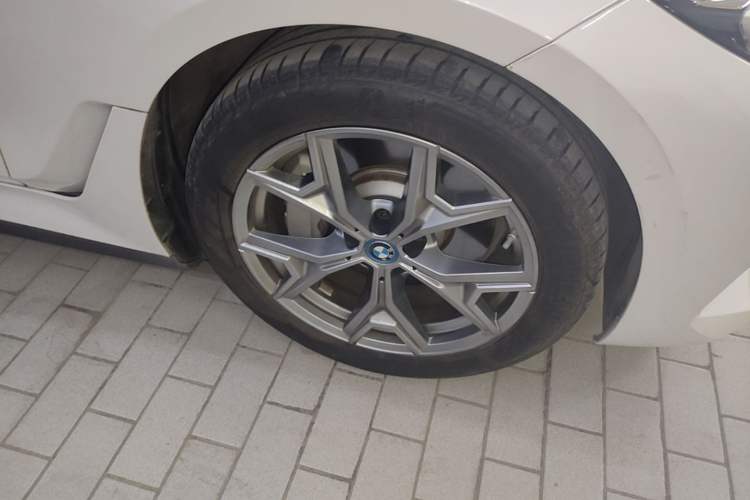 Used BMW i3 2022 eDrive 35 L Exterior 4