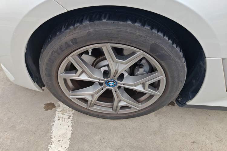Used BMW i3 2022 eDrive 35 L Exterior 4