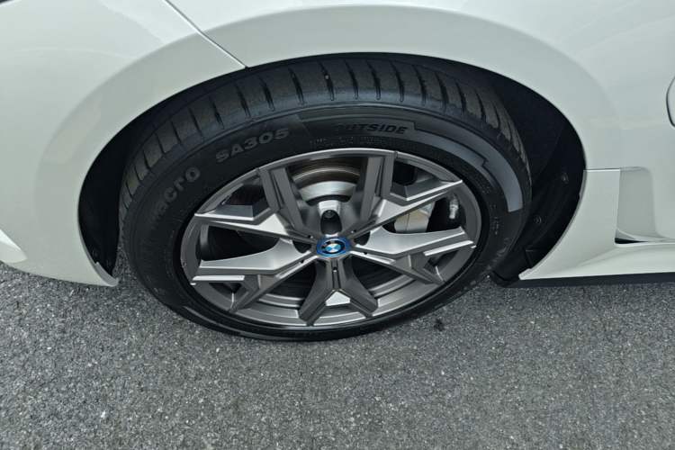 Used BMW i3 2022 eDrive 35 L Exterior 4
