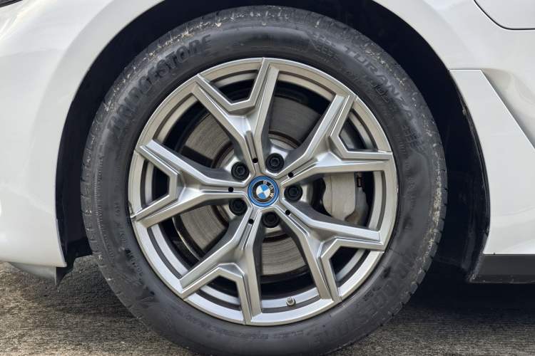 Used BMW i3 2022 eDrive 35 L Exterior 4
