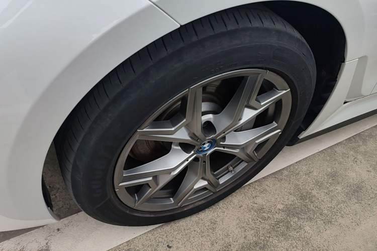 Used BMW i3 2022 eDrive 35 L Exterior 4