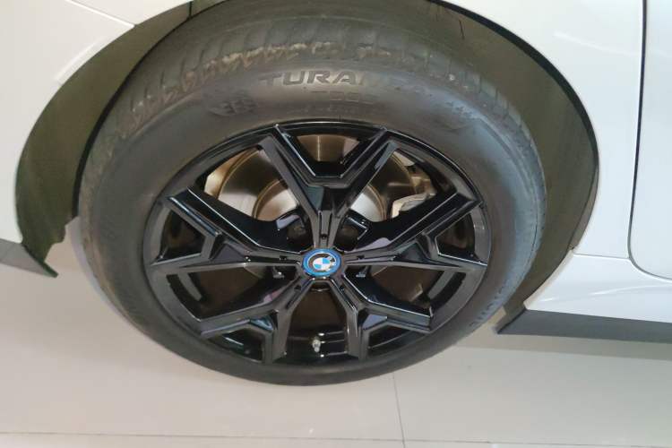 Used BMW i3 2022 eDrive 35 L Exterior 4