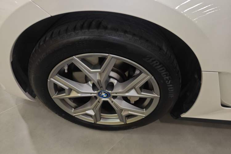Used BMW i3 2022 eDrive 35 L Exterior 4