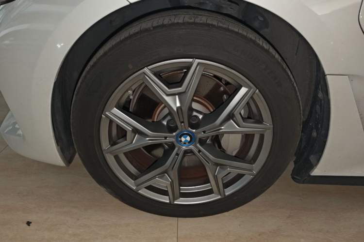 Used BMW i3 2022 eDrive 35 L Exterior 4