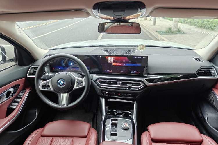Used BMW i3 2022 eDrive 35 L Exterior 8