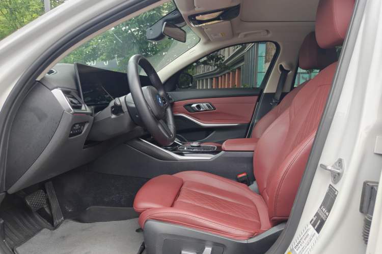 Used BMW i3 2022 eDrive 35 L Exterior 9
