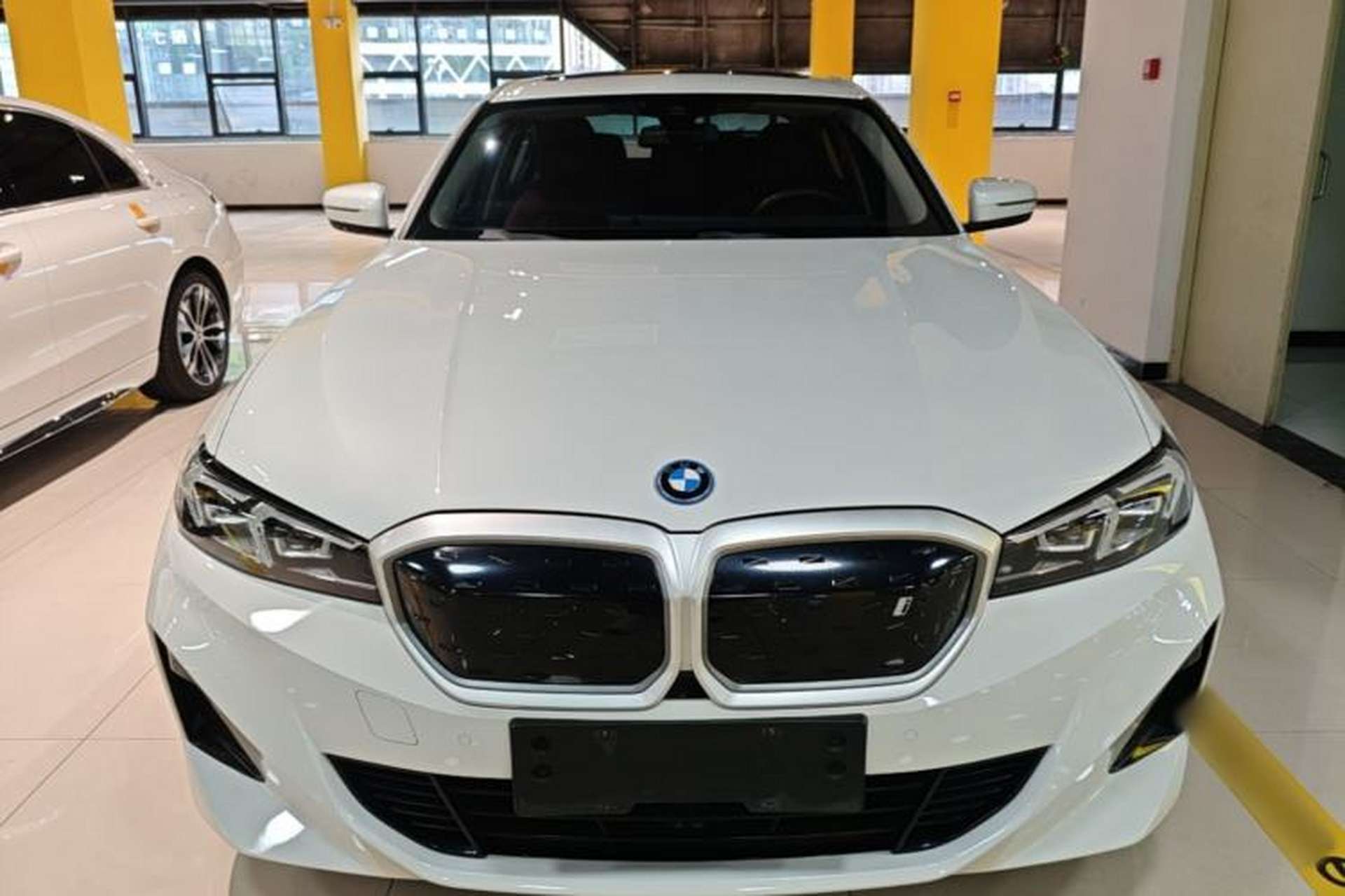 Used BMW i3 2022 eDrive 35 L Front
