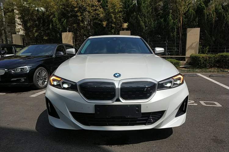 Used BMW i3 2022 eDrive 35 L Front