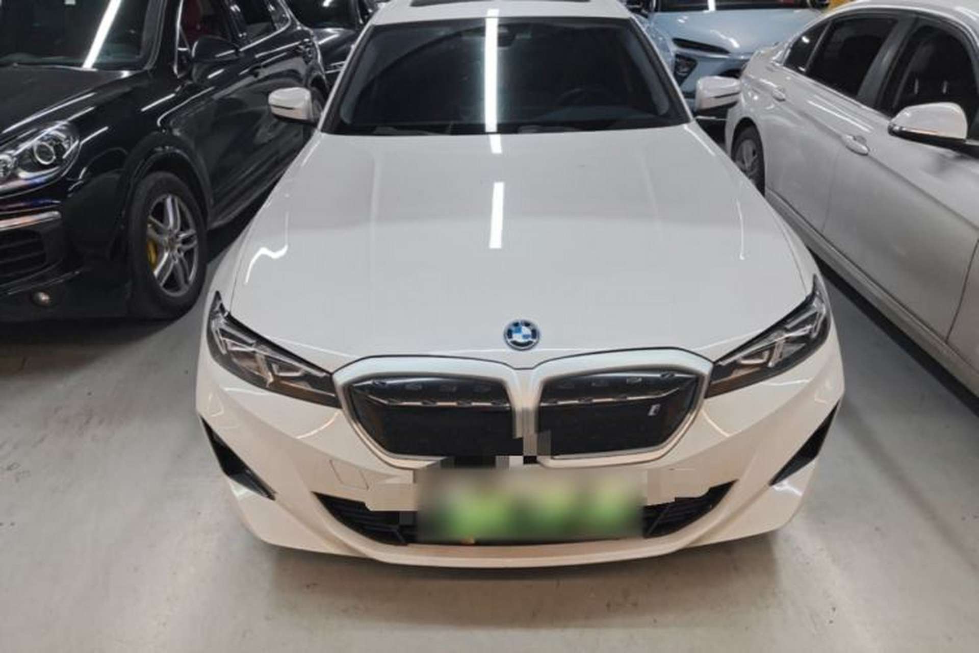Used BMW i3 2022 eDrive 35 L Front