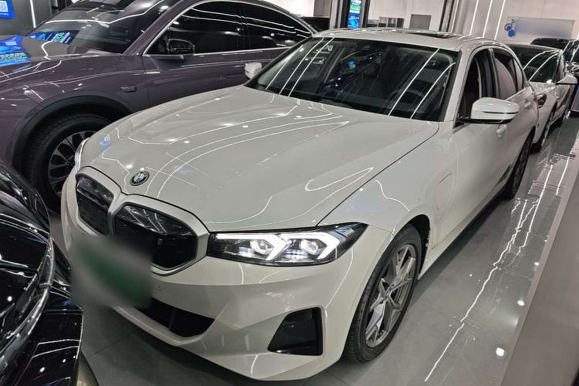 Used BMW i3 2022 eDrive 35 L Front Left 45 Deg