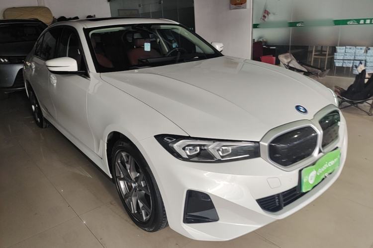 Used BMW i3 2022 eDrive 35 L Front Right 45 Deg