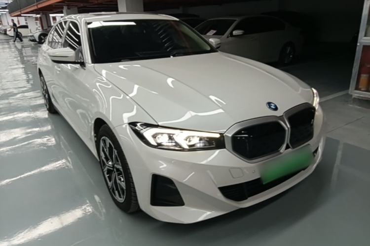 Used BMW i3 2022 eDrive 35 L Front Right 45 Deg