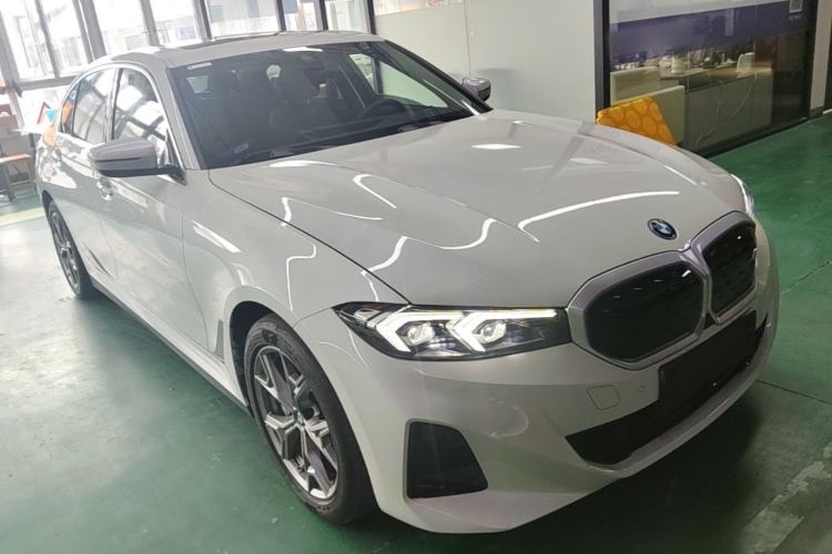 Used BMW i3 2022 eDrive 35 L Front Right 45 Deg