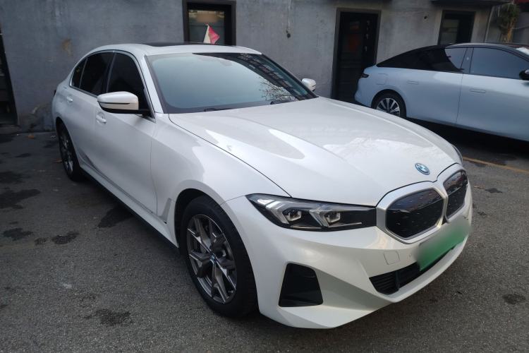 Used BMW i3 2022 eDrive 35 L Front Right 45 Deg