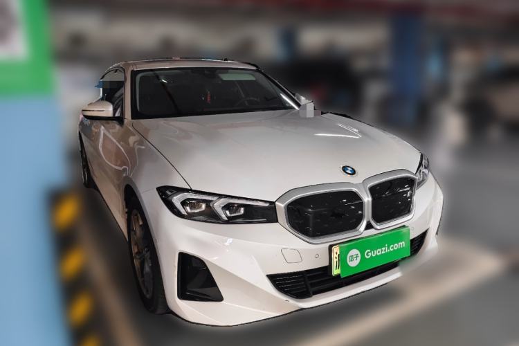 Used BMW i3 2022 eDrive 35 L Front Right 45 Deg