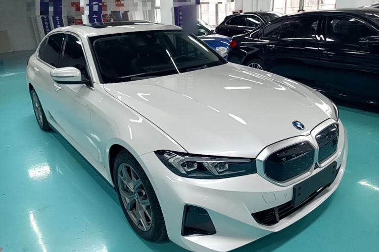 Used BMW i3 2022 eDrive 35 L Front Right 45 Deg