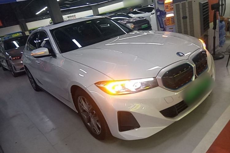 Used BMW i3 2022 eDrive 35 L Front Right 45 Deg