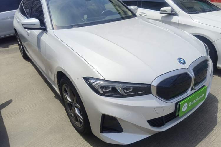 Used BMW i3 2022 eDrive 35 L Front Right 45 Deg