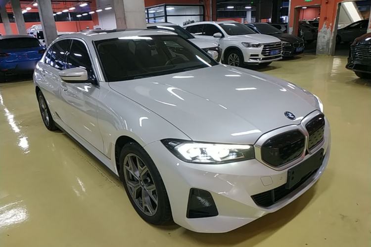 Used BMW i3 2022 eDrive 35 L Front Right 45 Deg