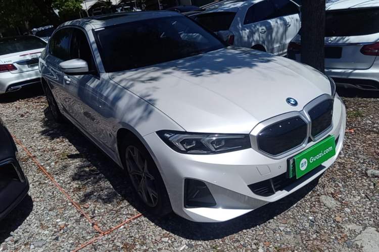 Used BMW i3 2022 eDrive 35 L Front Right 45 Deg