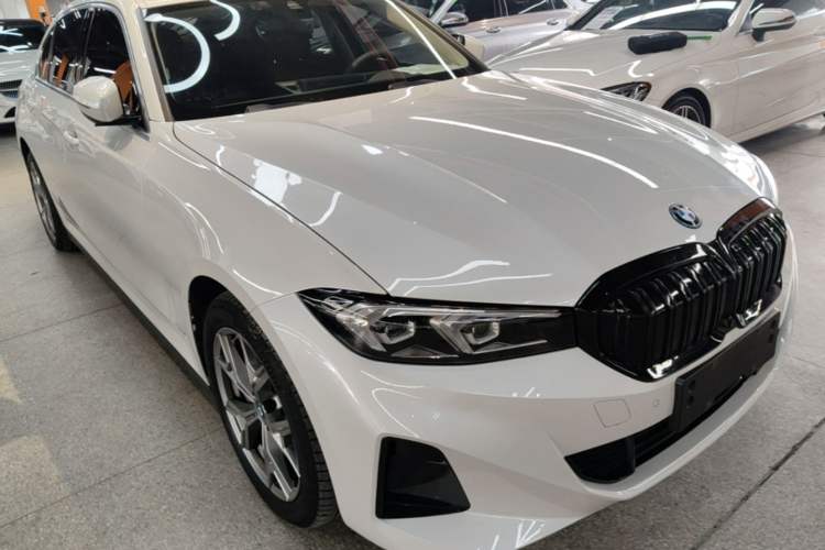 Used BMW i3 2022 eDrive 35 L Front Right 45 Deg