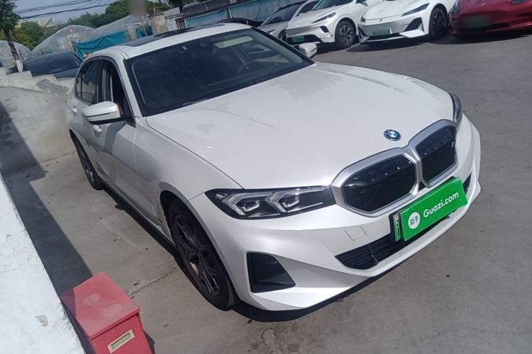 Used BMW i3 2022 eDrive 35 L Front Right 45 Deg