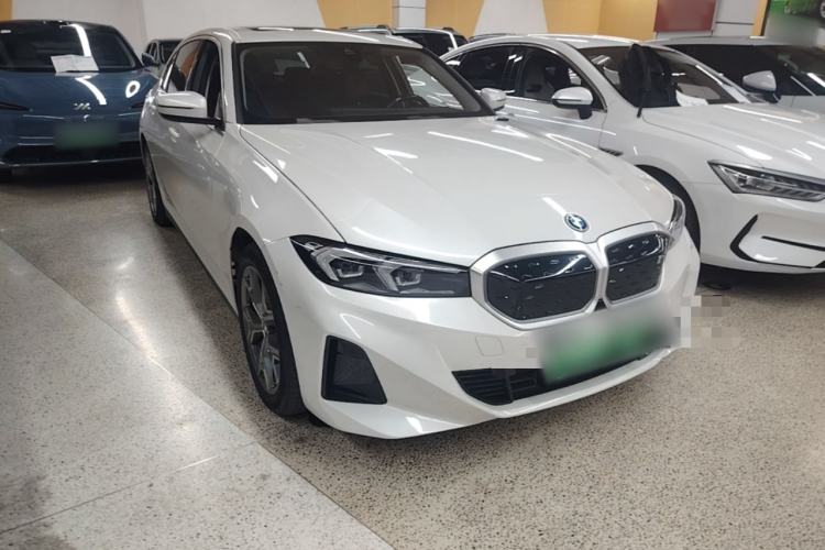 Used BMW i3 2022 eDrive 35 L Front Right 45 Deg